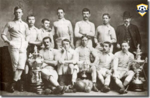 Câu lạc bộ Blackburn Rovers với chiếc cúp FA năm 1884