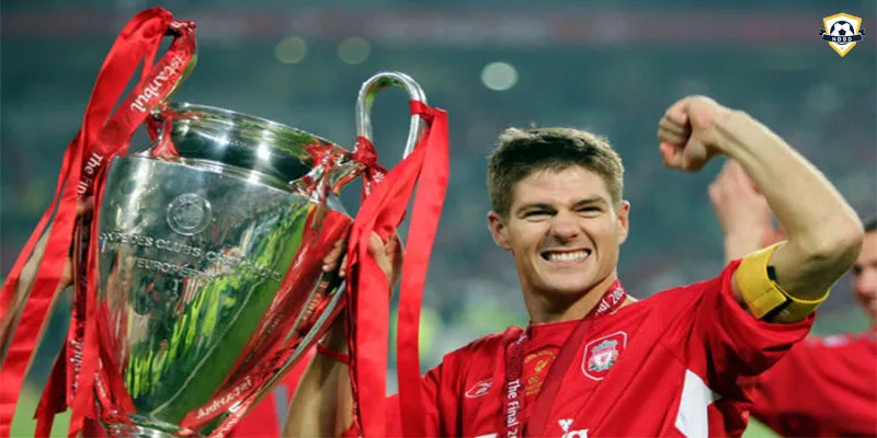 Gerrard nâng cúp FA 2006